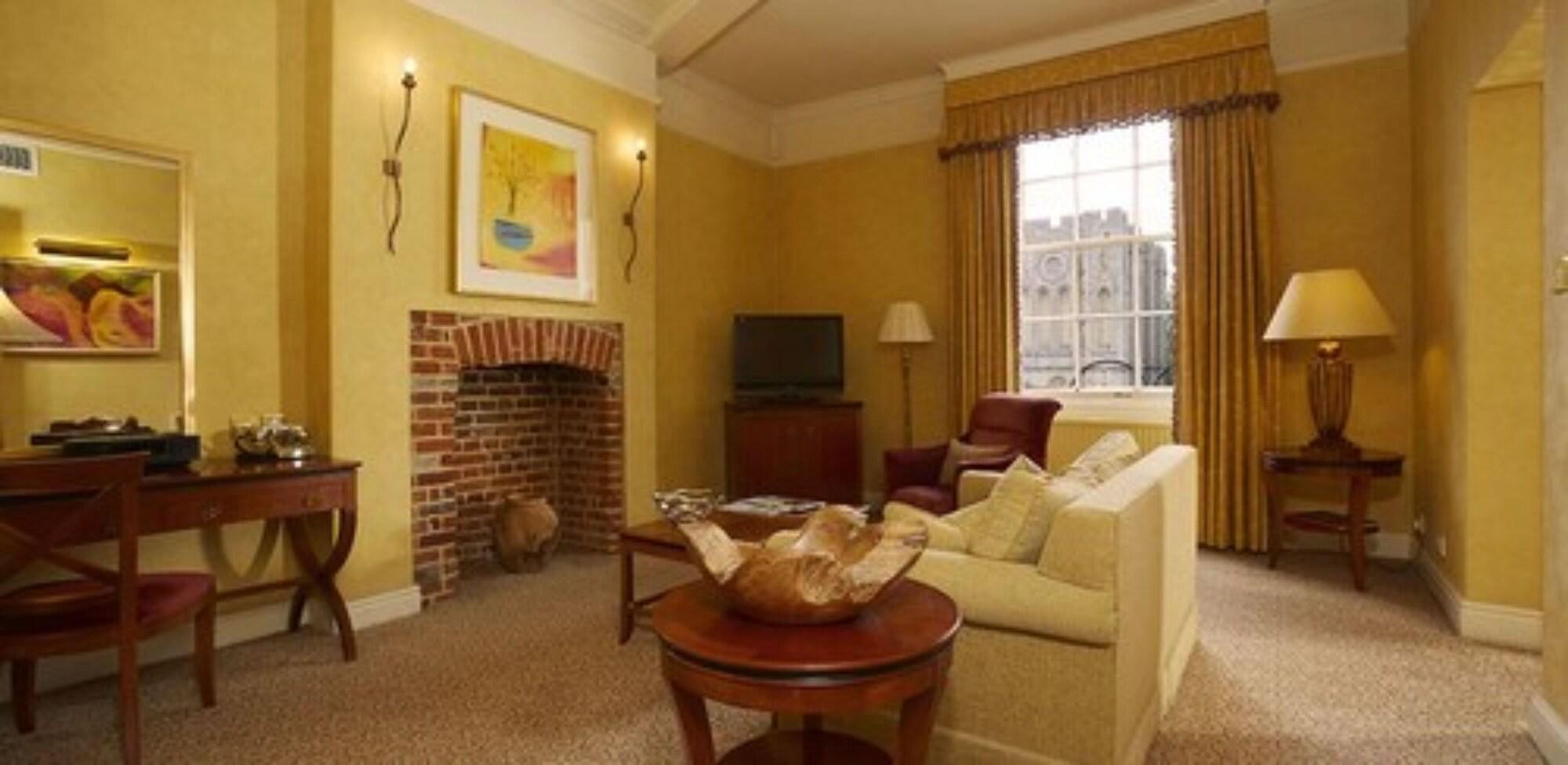 فندق ذا آنجل هوتل Bury St. Edmunds المظهر الخارجي الصورة